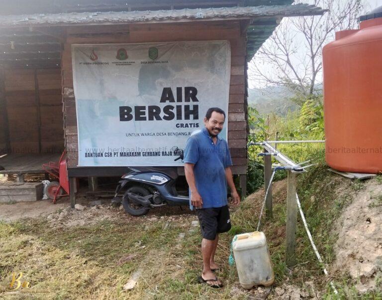 Warga Bendang Raya Manfaatkan Program Air Bersih Gratis dari Yayasan Abu Dzar Al-Ghifari Kukar